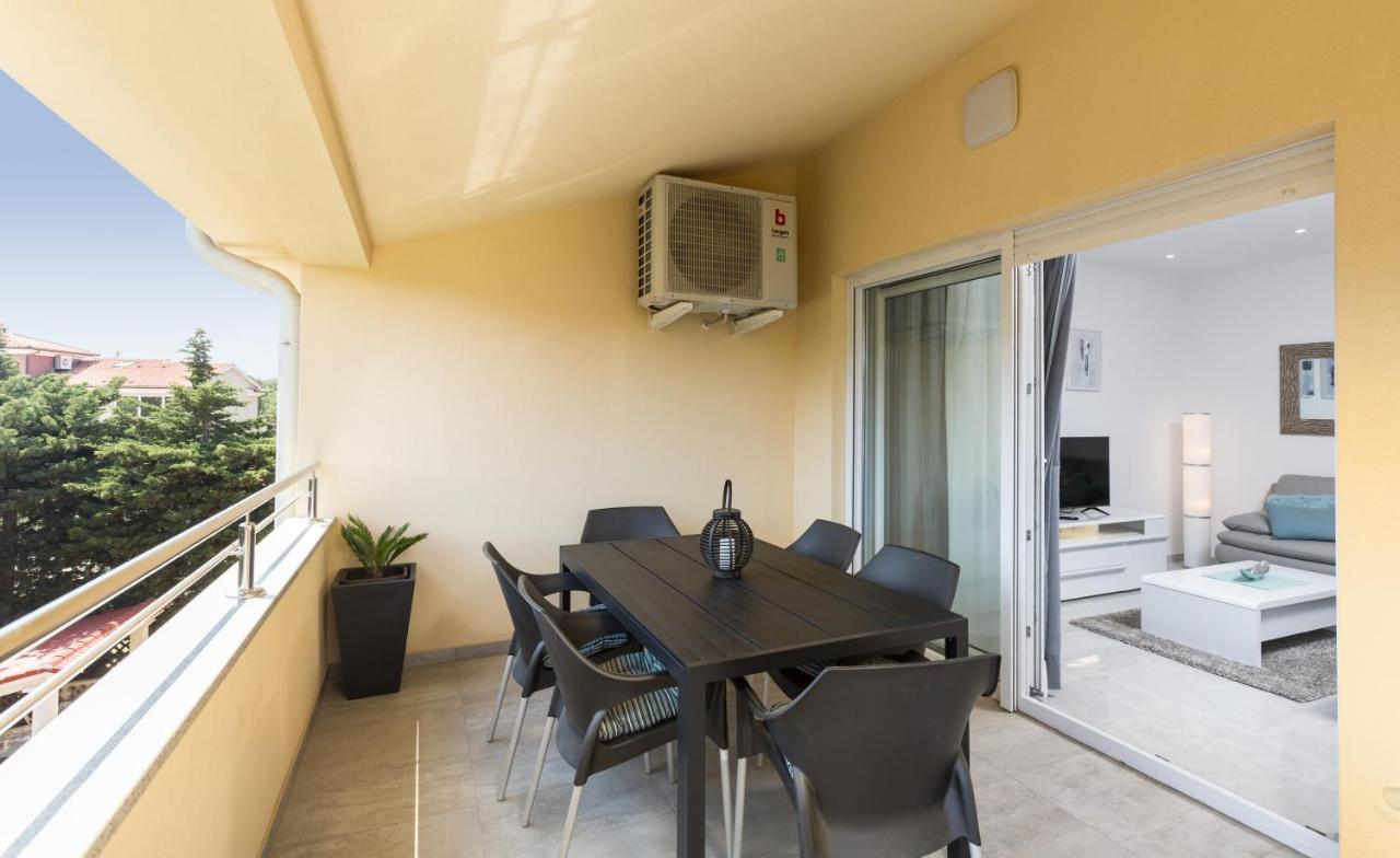 Sasa Apartment เมดูลิน ภายนอก รูปภาพ